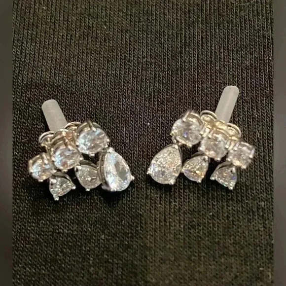 Crystal Drop Stud Earrings. Gorgeous! NWOT - Picture 2 of 5
